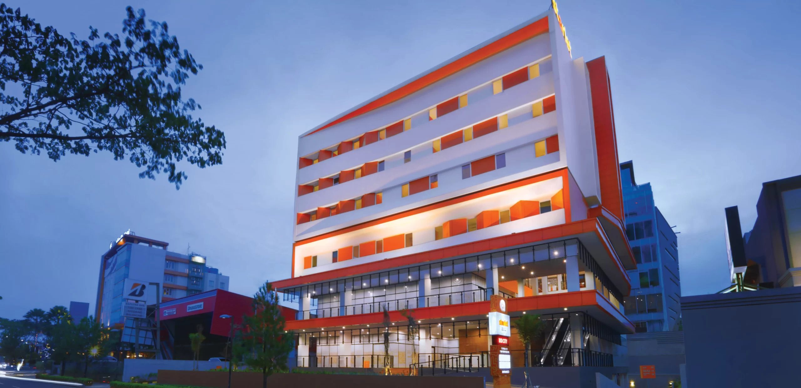 Starlet Hotel BSD City slide 1